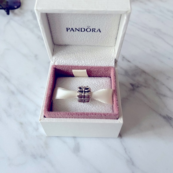 Pandora Jewelry - Pandora (Retired) Present Charm
